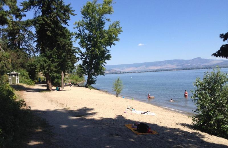 Upgraded Lakeside Resort Dream Vacation Home Kelowna Exterior photo